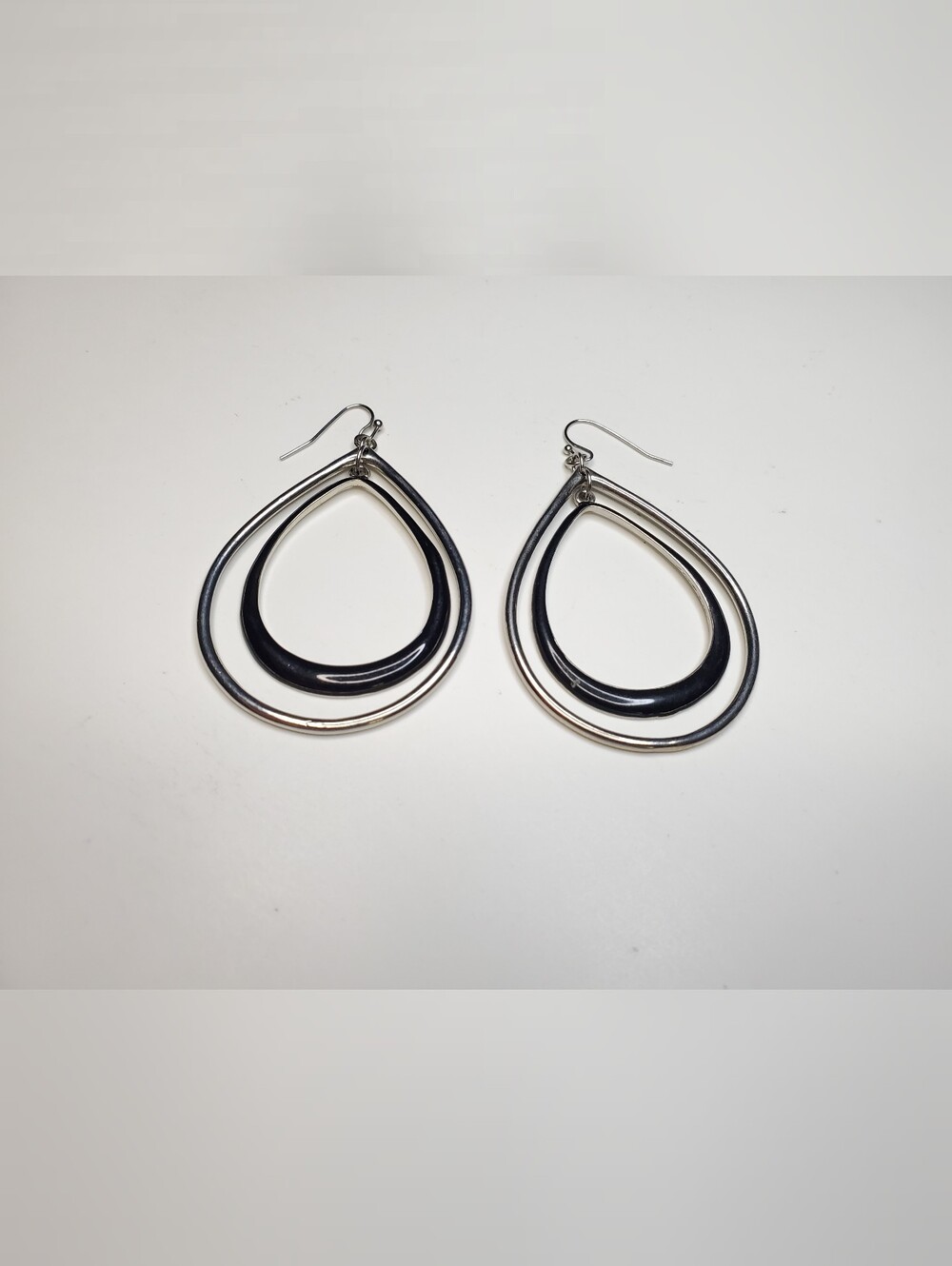 Vtg. Rhodium Plated Teardrop Dangle Earrings